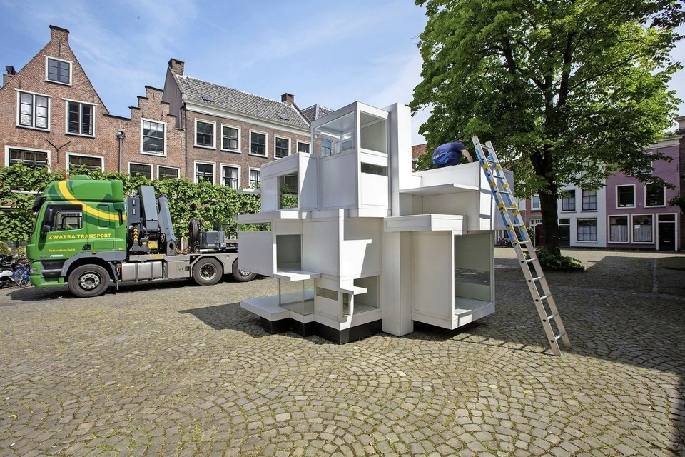 Maison d Artiste, een ontwerp van Theo van Doesburg en Cor van Eesteren, staat sinds maandag op het Gerecht.
