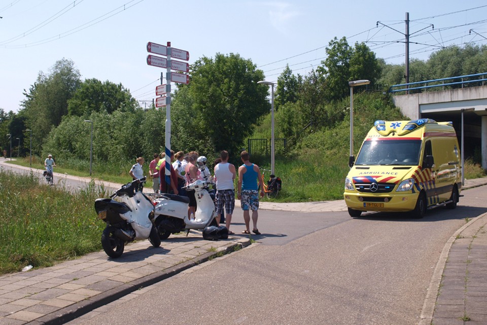 Fietser gewond bij aanrijding Stevenshofdreef Leiden. foto VOLmedia