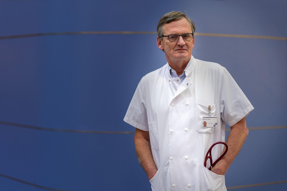 Cardioloog Martin Schalij: ’Vroeger twijfelden we bij mensen van zeventig of we ze nog zouden behandelen. Nu pas bij iemand van negentig.’ Foto Hielco Kuipers