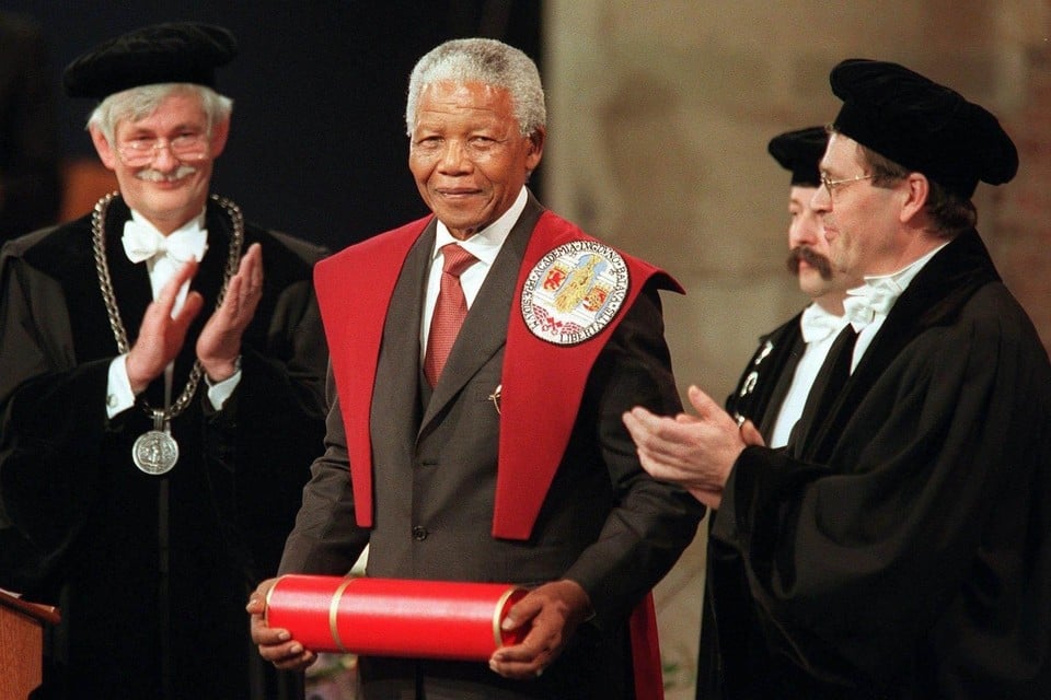 Nelson Mandela in de Leidse Pieterskerk.