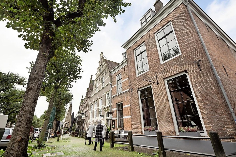 Het Ambachts- en Baljuwhuis aan de Voorstraat wordt mogelijk een boutique-hotel.
