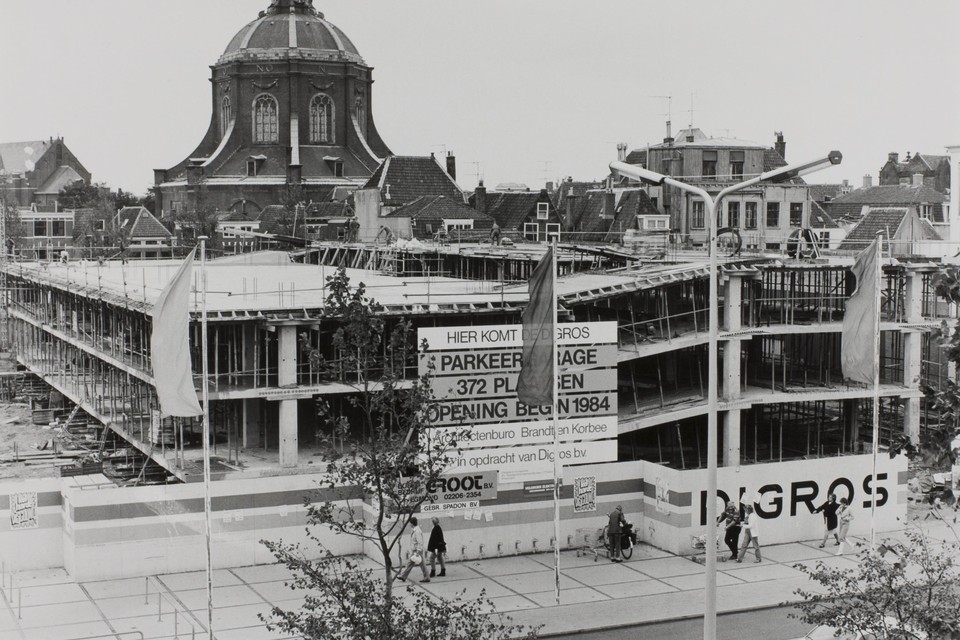 De Digros-parkeergarage aan de Langegracht was begin jaren tachtig in beeld als atoomschuilplaats.