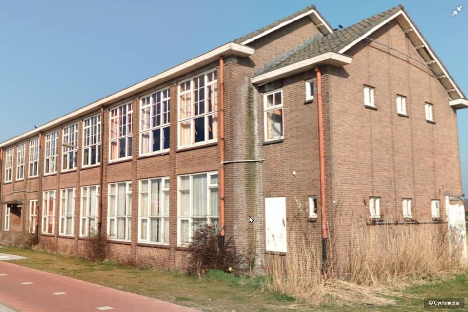 Niets leek de bouw van een zorgcentrum op en om de locatie van de School met den Bijbel in Leimuiden in de weg te staan, totdat de bouwkosten en rente explosief stegen.