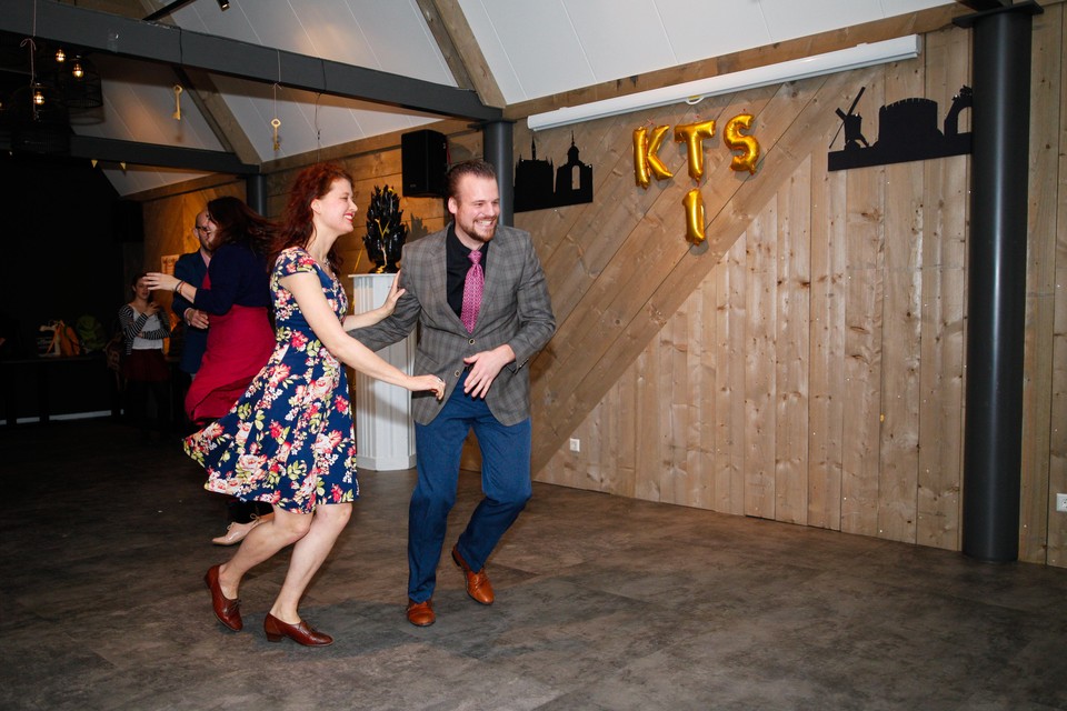 Lotte Dijkstra en Ron Smits tijdens een feest van Key Town Swing.