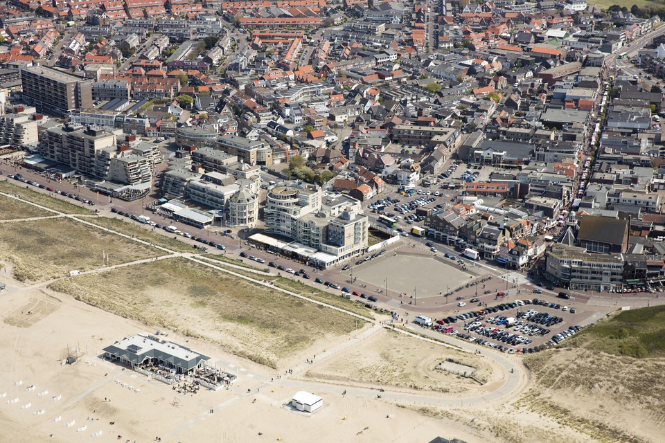 Noordwijk aan Zee met ter hoogte van het parkeerterrein in het duin het uitzichtpunt dat wordt verbeterd.