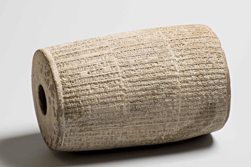 Cilinder met spijkerschrift (605-562 voor Christus) uit Irak.