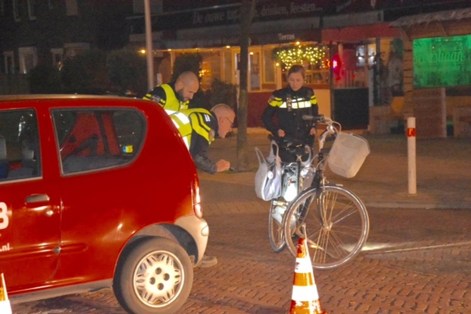 Een fietsster raakte gewond bij een botsing in Alphen.