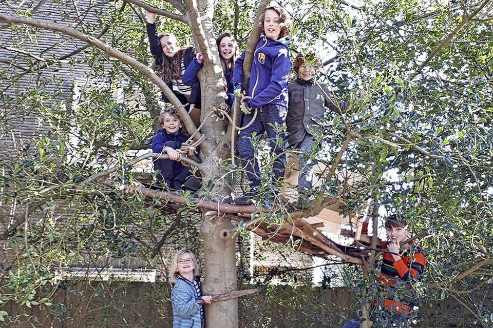 Floris Van den Bogaert (11): ,,Met de boomhut werd de straat plotseling heel leuk. Iedereen kwam samen buiten spelen.’’