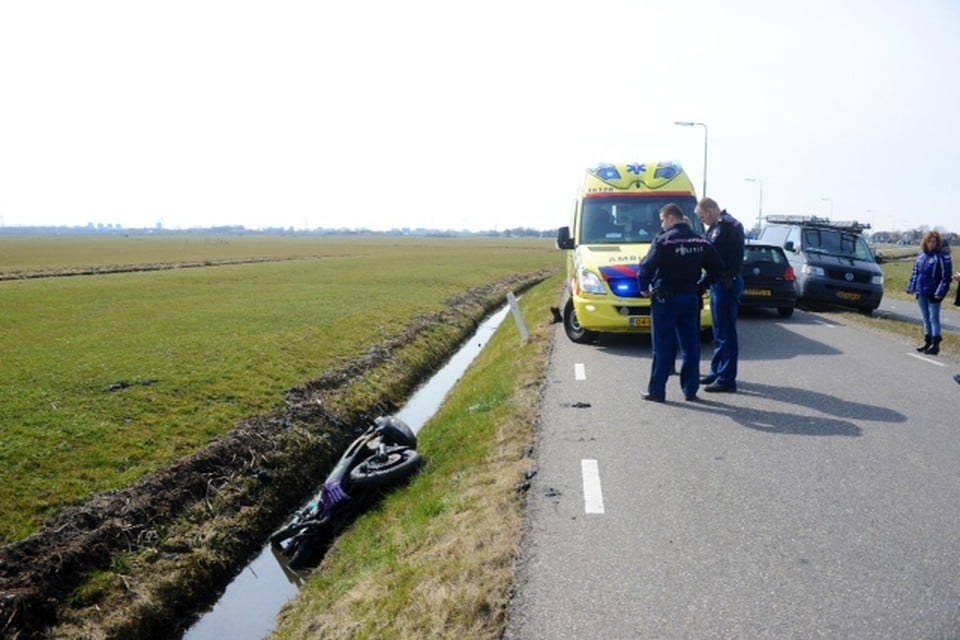 Motorrijder gewond bij ongeval in Oud Ade. Foto: Toon van der Poel