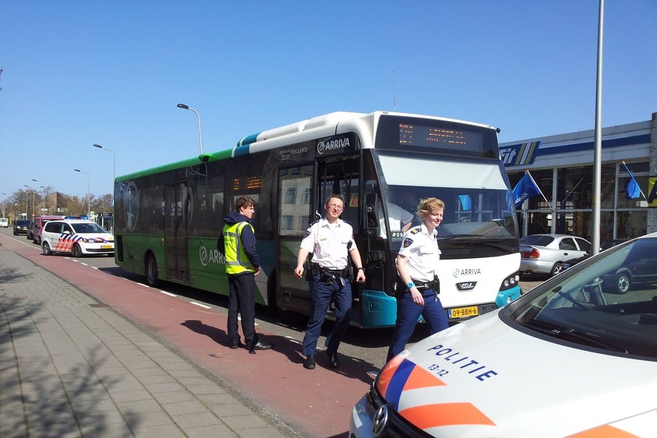 Fietser gewond bij aanrijding met bus in Noordwijk. Foto VOLmedia