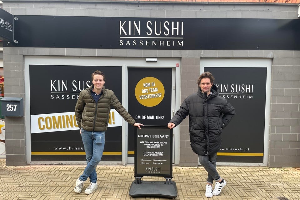 Roy Cox en Chris Schollaardt voor hun nieuwste vestiging in Sassenheim. Deze maand gaat Kin Sushi hier open.