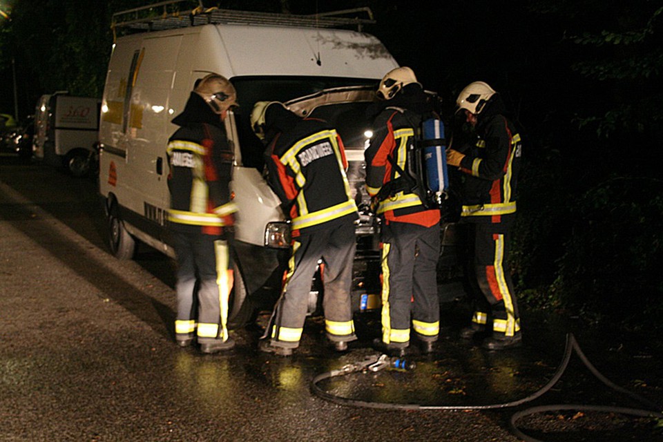 Autobrand aan Morsweg Leiden. Foto VOLmedia