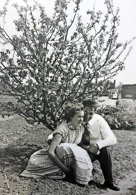 De verloving van Ria en Ger in 1956.