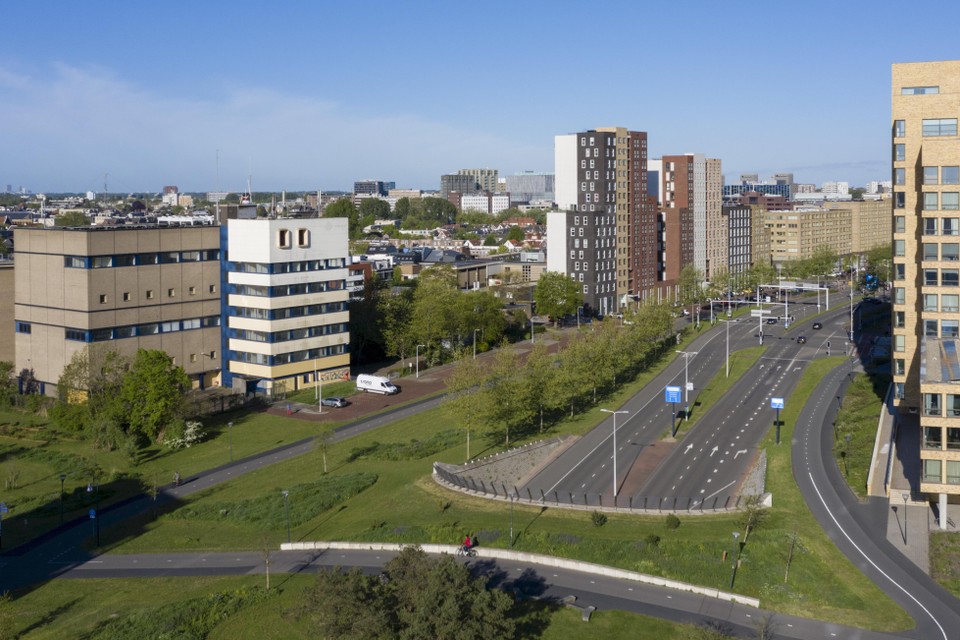 Links, in plaats van de twee rechthoekige gebouwen, moet Lead komen langs de Willem de Zwijgerlaan.