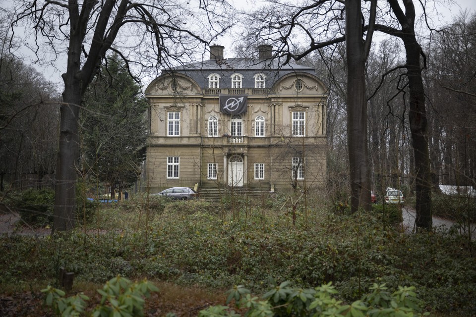 Huize Ivicke in Wassenaar moet, als het aan de gemeente en de eigenaar ligt, snel worden ontruimd.