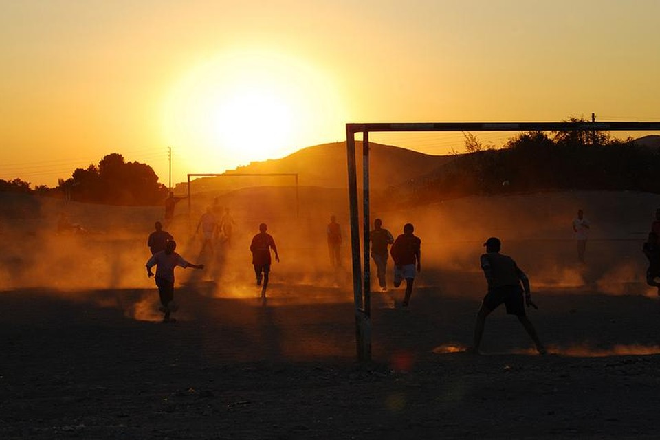 Woestijnvoetbal in Egypte.