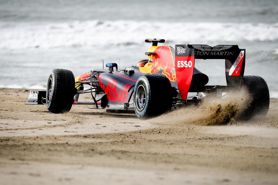 Red Bull ’oefende’ onlangs al op het Hollandse strand, voor een commercial.