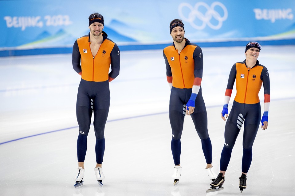 Thomas Krol, Kjeld Nuis en Irene Schouten op de olympische baan in Peking.