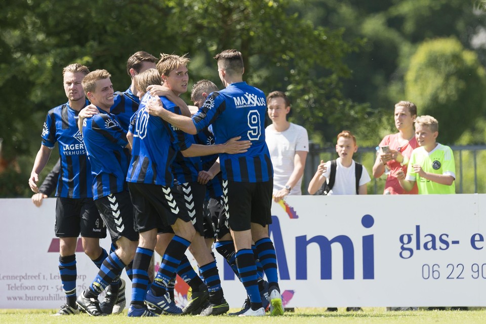 Blauw-Zwart viert de 1-1, wat genoeg was om Linschoten voor te blijven en te promoveren.
