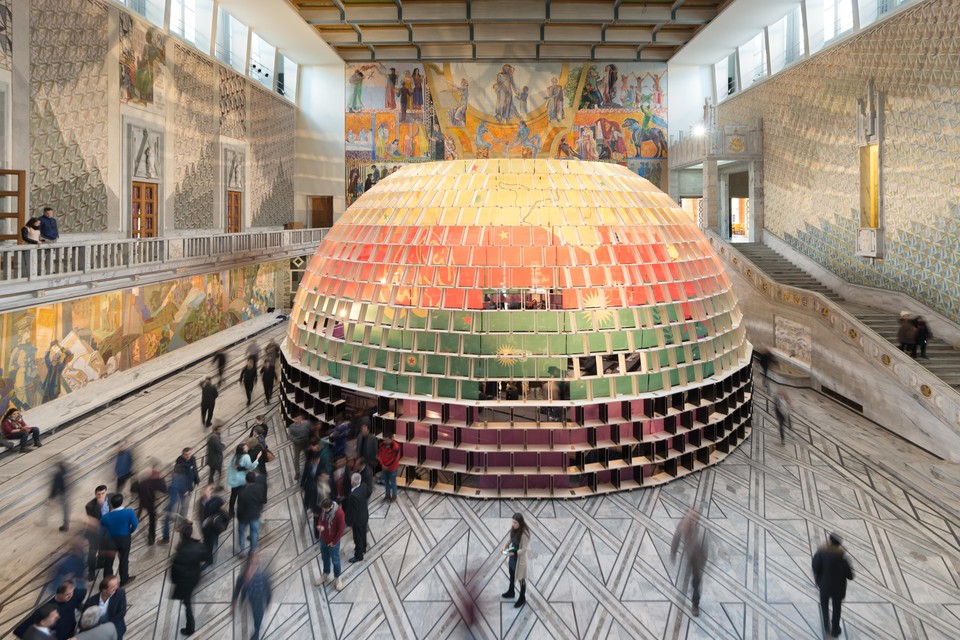 Voor de Oslo Triënnale in 2016 ontwierp Staal een ’ambassade voor de nieuwe wereld’, die werd tentoongesteld in het stadhuis van Oslo.