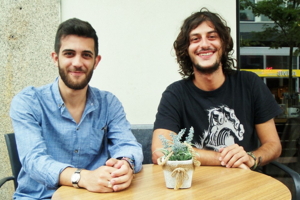 Matteo Consonni (l) en Luca Spagnola, twee Italiaanse vrienden die vorig jaar zelf nog internationale studenten waren, lanceren NOC. 