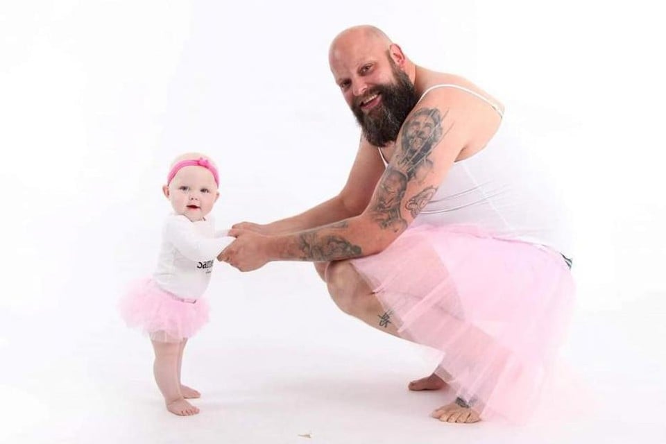 Evert Muis met zijn dochtertje Logan.