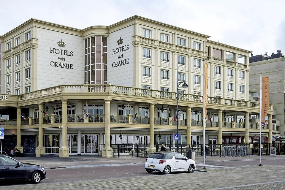 Hotels van Oranje aan de Koningin Wilhelmina Boulevard van Noordwijk.