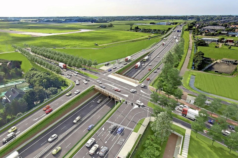 De toekomstige Rijnlandroute bij Valkenburg. Links moet de nieuwe woonwijk verrijzen.