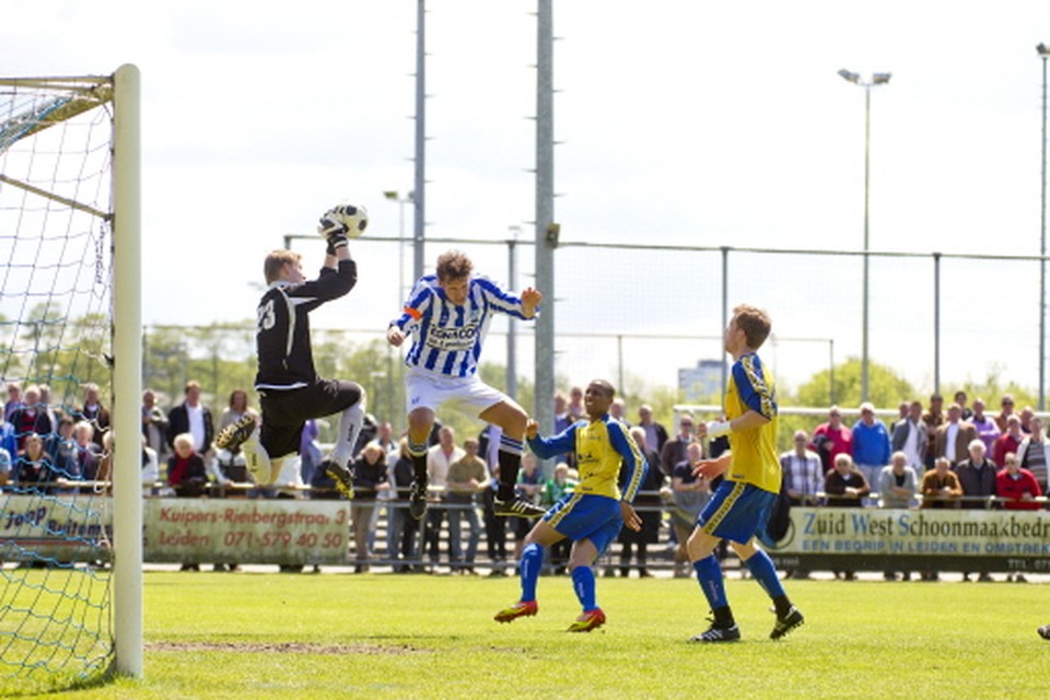 In 2012 verspeelde FC Boshuizen het kampioenschap in de eerste klasse tegen stadgenoot UVS. Foto Hielco Kuipers