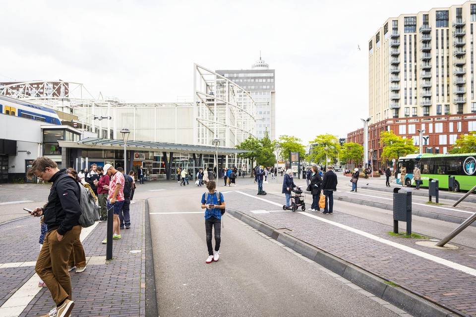 Op zijn vroegst vanaf 2027 ligt het busstation bij Leiden Centraal niet langer in de open lucht.