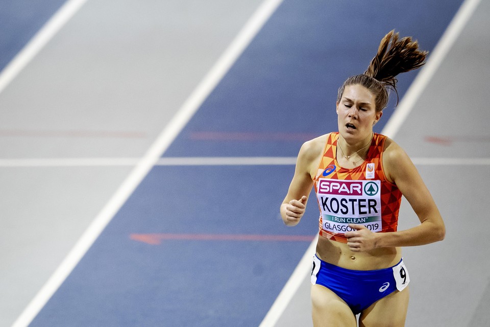Maureen Koster ziet af op de 3000 meter bij het EK indoor in Glasgow.