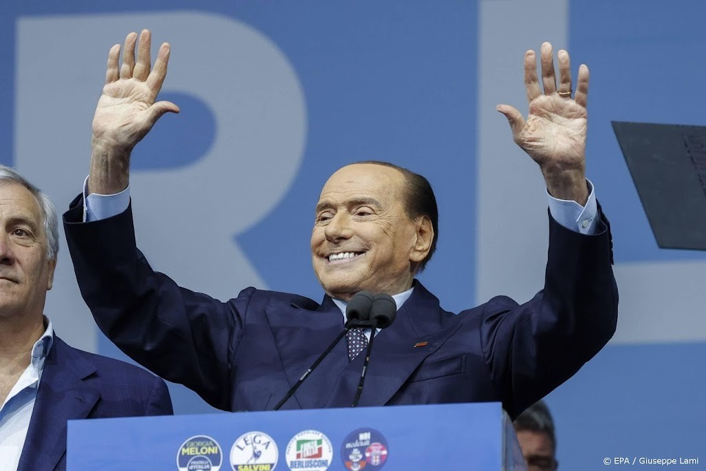 Berlusconi sta suscitando guai in Italia con la comprensione di Putin