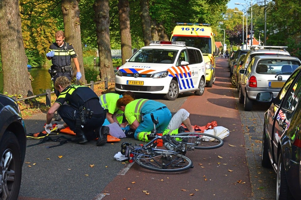 Fietsers gewond bij ongeval in Leiden. Foto: Wilco Devilee