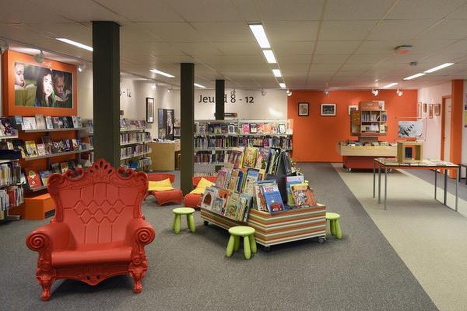 Bibliotheek Roelofarendsveen.