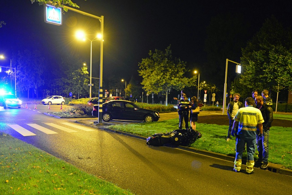 Motorrijder gewond bij aanrijding op Lammenschansweg Leiden