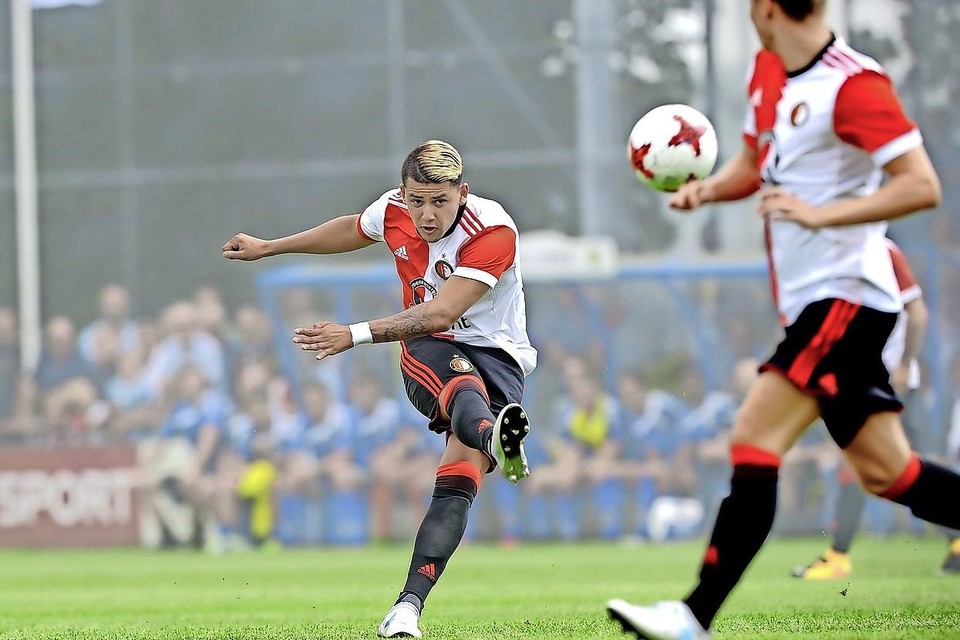 Gustavo Hamer vorige maand in actie namens Feyenoord in actie bij FC Lisse (0-5).