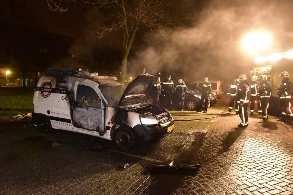 Auto uitgebrand in Leiden