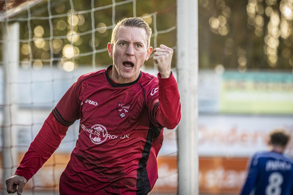 FC Rijnvogels-aanvaller Roy van Leeuwen.