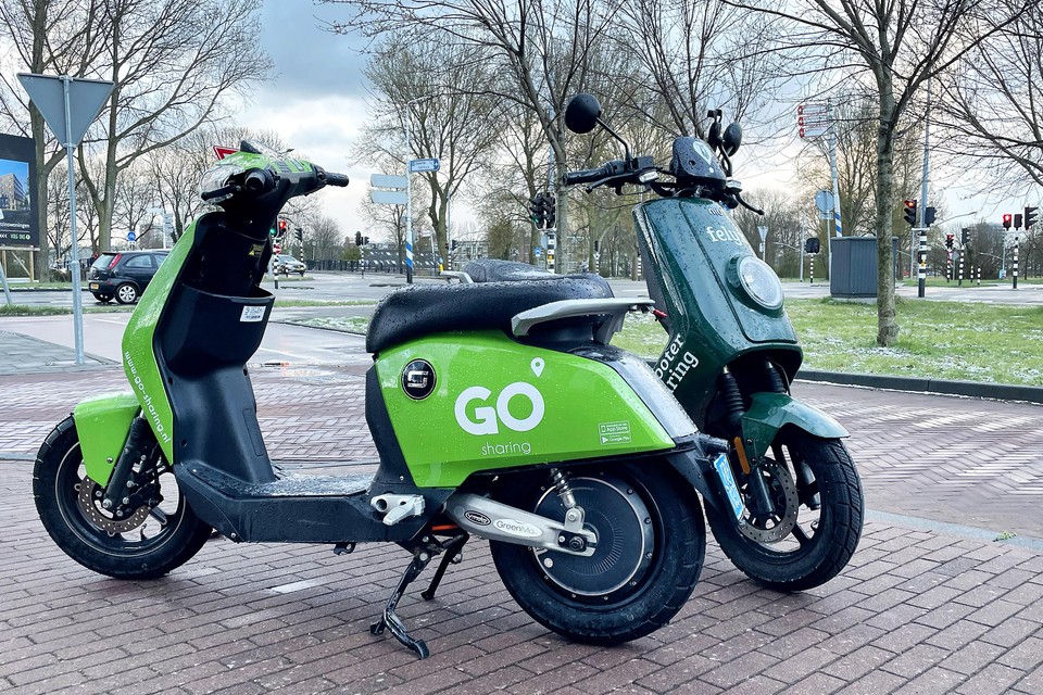 Deelscooters op komst in Alphen aan den Rijn: 'Niet iedereen zet zo'n scooter terug op een goede plek. We zullen zien hoe het | Leidschdagblad