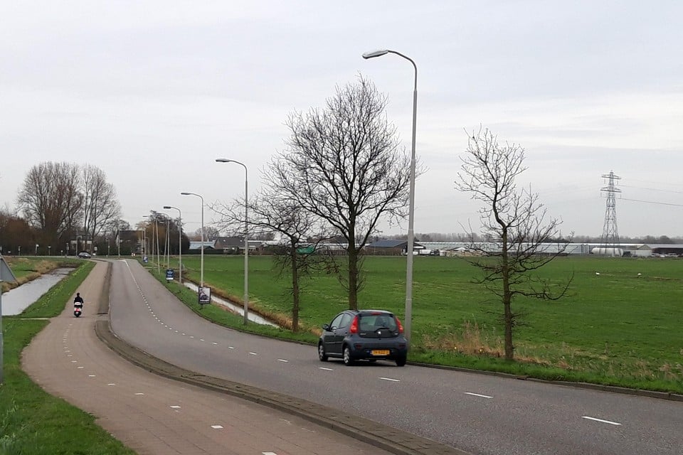 De Tweede Poellaan die straks een in de buurt van de bocht naar links een aftakking richting de A44 bij Abbenes moet krijgen.