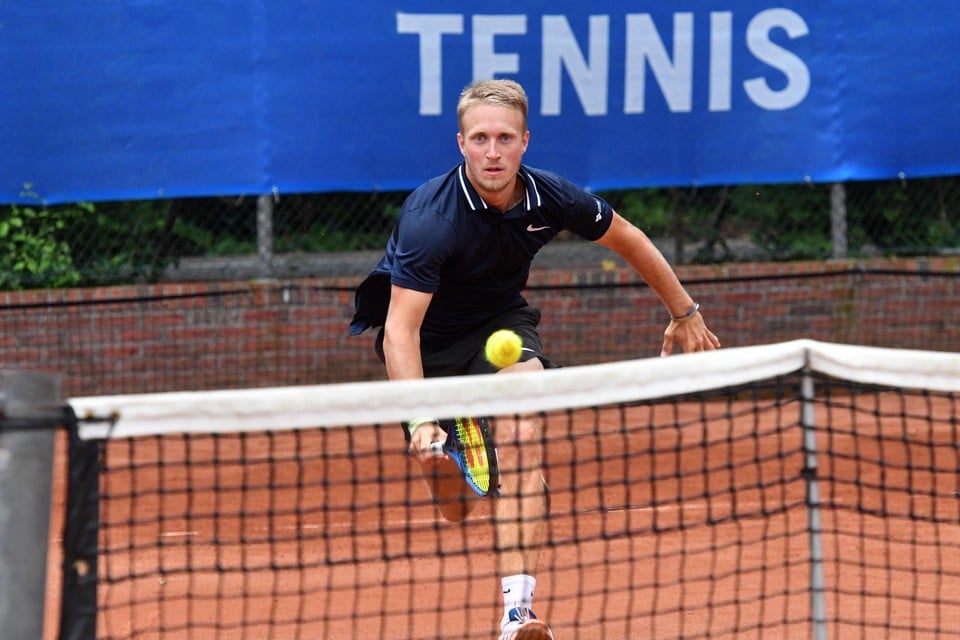 Jelle Sels afgelopen juni in actie op het ITF-toernooi in Alkmaar.