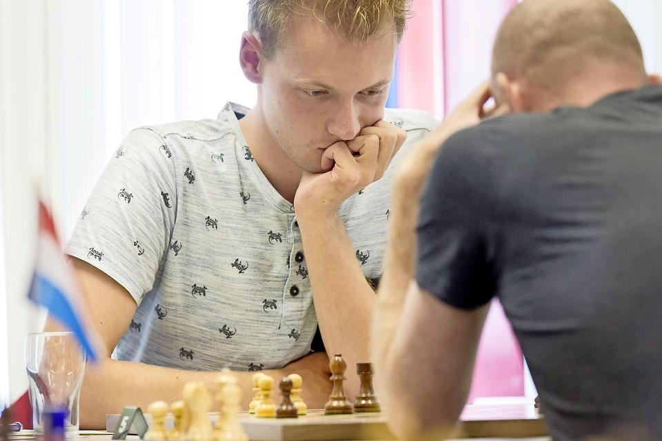Door een zege op Merijn van Delft stelde LSG-kopstuk Arthur Pijpers op de slotdag van Leiden Chess de gedeelde derde plaats veilig.