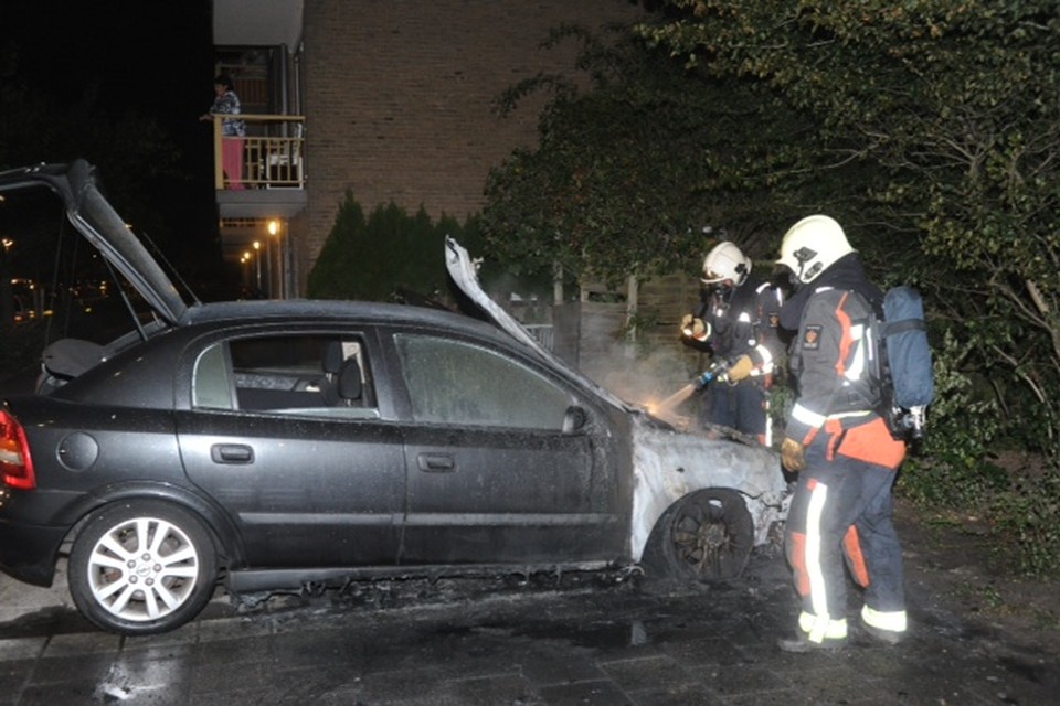 Opnieuw autobrand in Leiden, Foto: Toon van der Poel