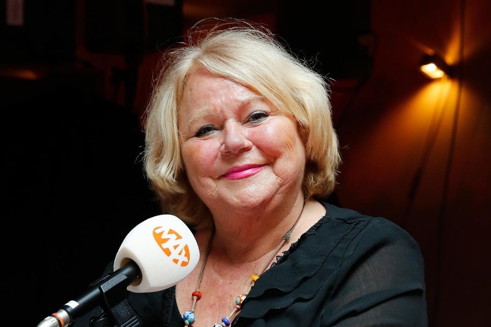 Tineke de Nooij in 2014 achter de microfoon op Radio 5. De overstap van Veronica naar de NOS was geen verraad, vindt ze. ,,Ik had twee kinderen en moest de kost verdienen!’’