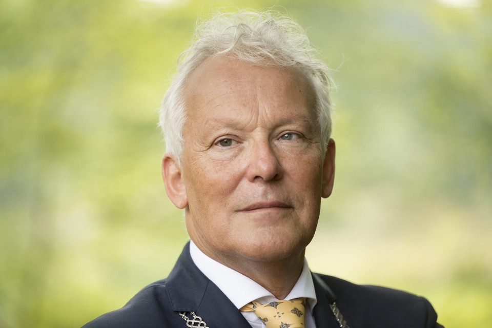 Burgemeester Noordwijk Jan Rijpstra.