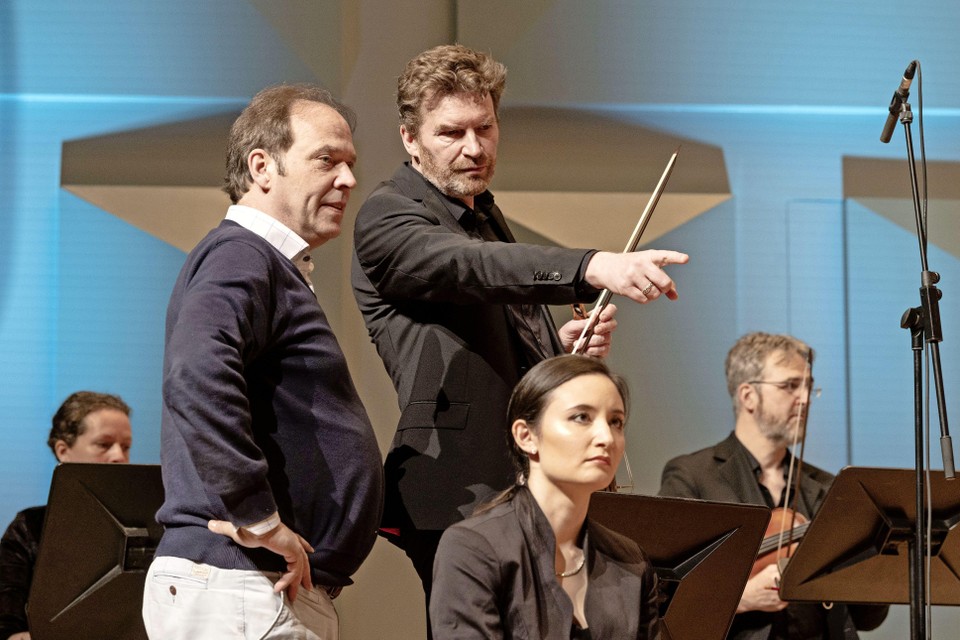 Dirigent Johannes Leertouwer in repetitie voor de Matthäus Passion, afgelopen maart.