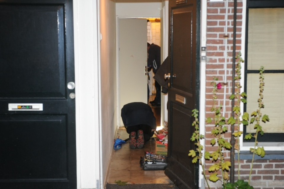 Steekpartij in woning aan Rijnsburgersingel in Leiden. Foto Toon van der Poel