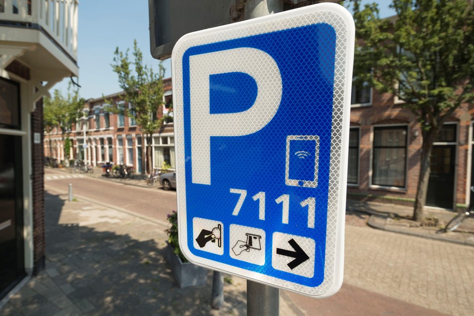 Deze bordjes ontbreken nog in de wijken waar volgend jaar moet worden betaald voor parkeren.