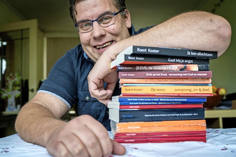 Koert Koster uit Hazerswoude-Rijndijk bracht onlangs twee boeken uit.