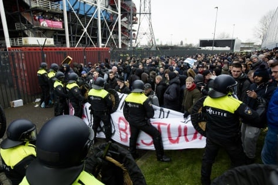 Ongeveer 250 supporters Feyenoord aangehouden